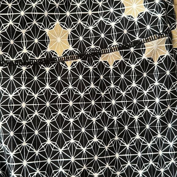 Fabletics | Black and Gold printed leggings Size S - Picture 2 of 9